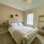 The Palms At No10 - Spacious And Family Friendly