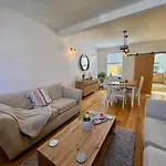 The Palms At No10 - Spacious And Family Friendly