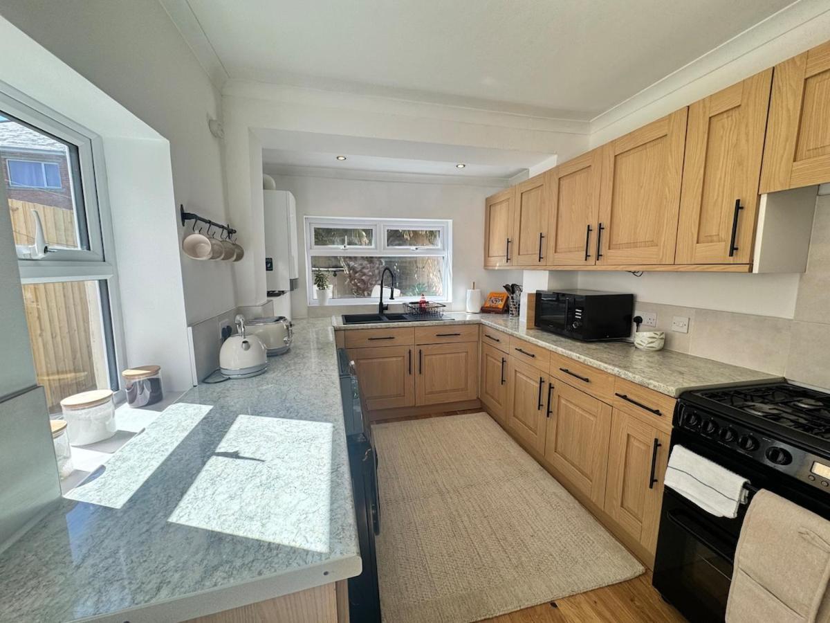 The Palms At No10 - Spacious And Family Friendly Holiday home